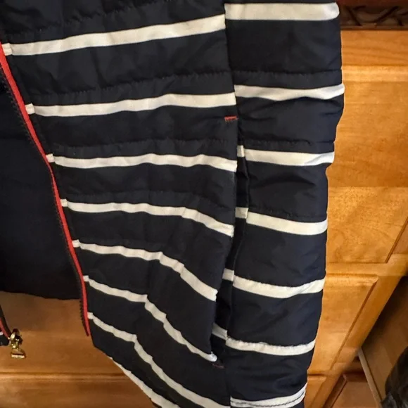 ARIAT. Reversible vest NAVY DERBY VEST  . Size M great shape . - Picture 3 of 8